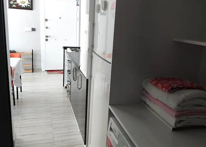 Perfectly Located In Walking Distance To The סייד