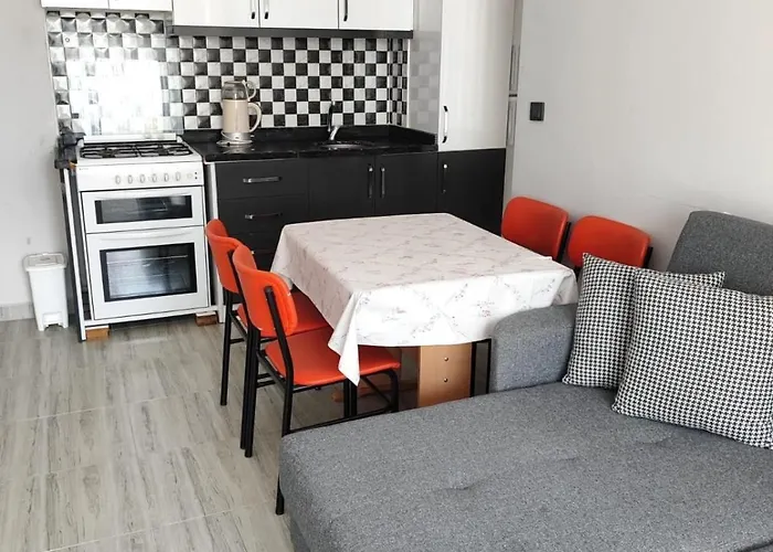 Perfectly Located In Walking Distance To The * سيدي